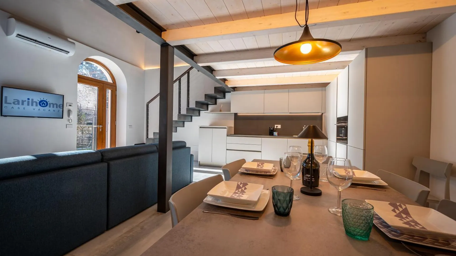 New 2024 - Ancient Gravedona - Where Lake Como Classic Style Meets Modern Design And Comforts - Larihome A40 איטליה